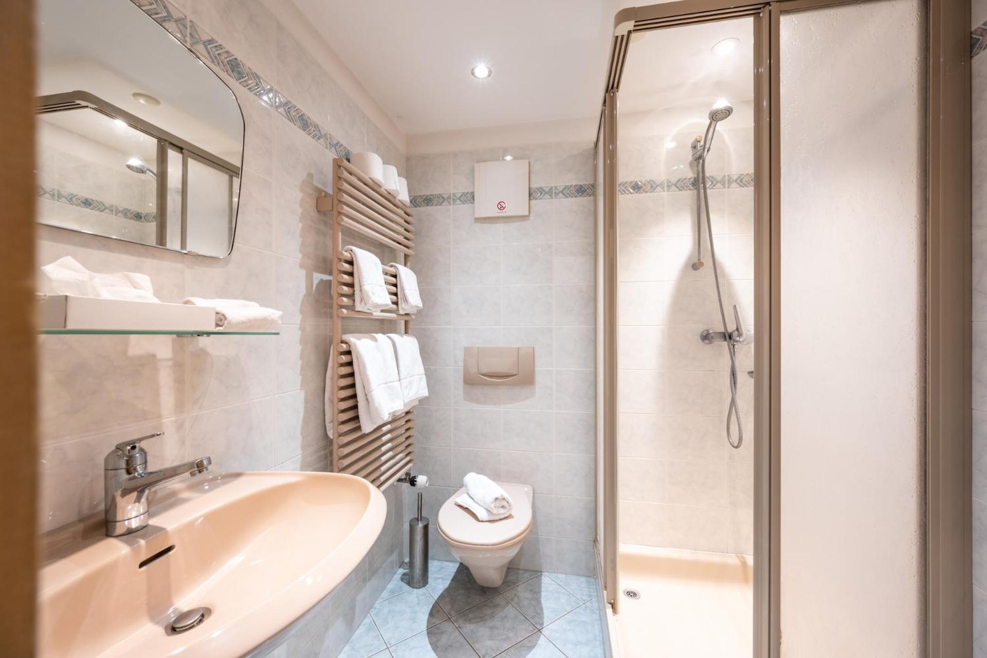 סילס מריה Hotel Cristallina מראה חיצוני תמונה